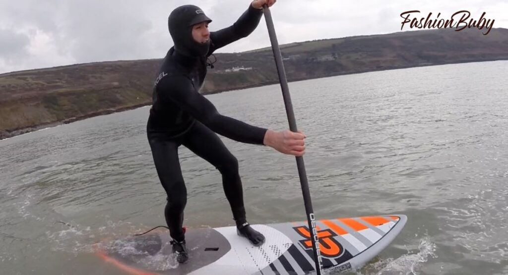 what to wear when paddle boarding in cold weather